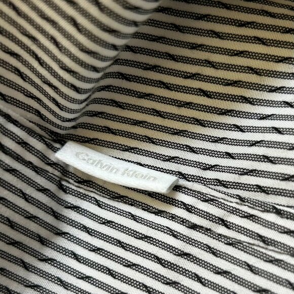 Calvin Klein 100% Cotton button down strips shirt men's size M in gray & white - Picture 9 of 13